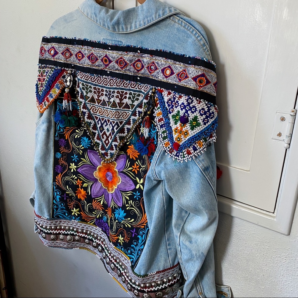 Original Wild and Free Jewelry Jacket 🦋 - Picture 4 of 5